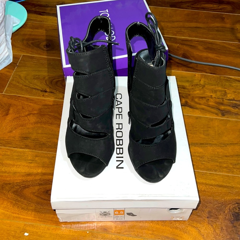Cape Robbin, black heels